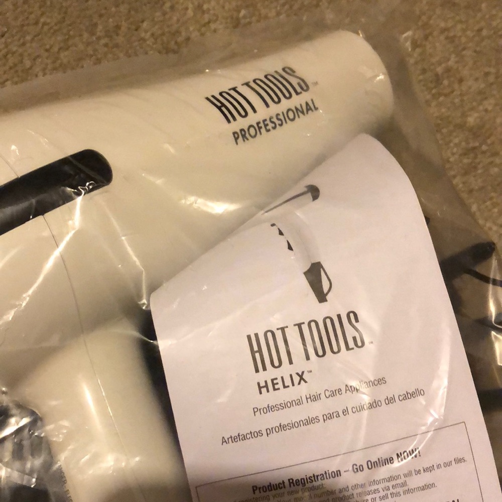 New Hot Tools Professional HELIX white blow dryer